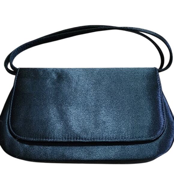 Vintage La Regale LTD Black Satin Small Cross Body Purse measures 8.5 x5.5 x2 - Picture 1 of 8